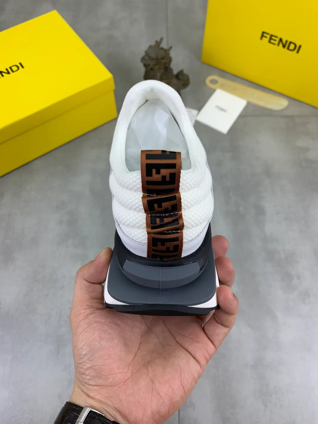 ​Men's shoes 💰P440 💰【New】Little monster 🆘 New FENDI 🕶️🕶️Simple routing effect, showing an elegant and cool driving shoe 🎬Using imported calfskin + first-layer pigskin lining🐂Excellent material🎬Detailed workmanship 🤗Comfortable foot feel➰➰. ​Pair it with any outfit to show your taste and temperament, low-key luxury ♻️Design ​simple and elegant ​noble and fashionable 🍃​Very loved and favored by trendy men 💓❤️size: 38-44 (45 customized) 3️⃣colors available